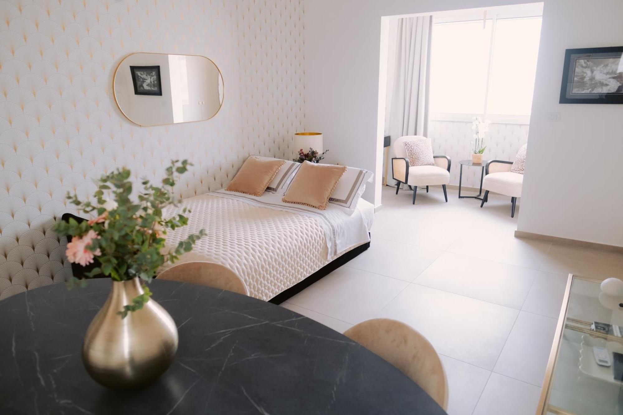 Via Dante Luxury Home Бари Экстерьер фото